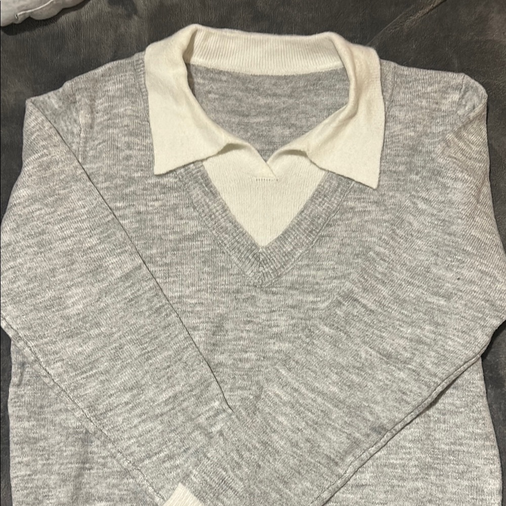 Women’s Gray Sweater with Cream Collar